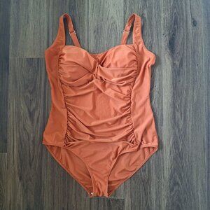 NWOT Beach Party One Piece Swimsuit Lightly Padded Ruched Flattering Size 18